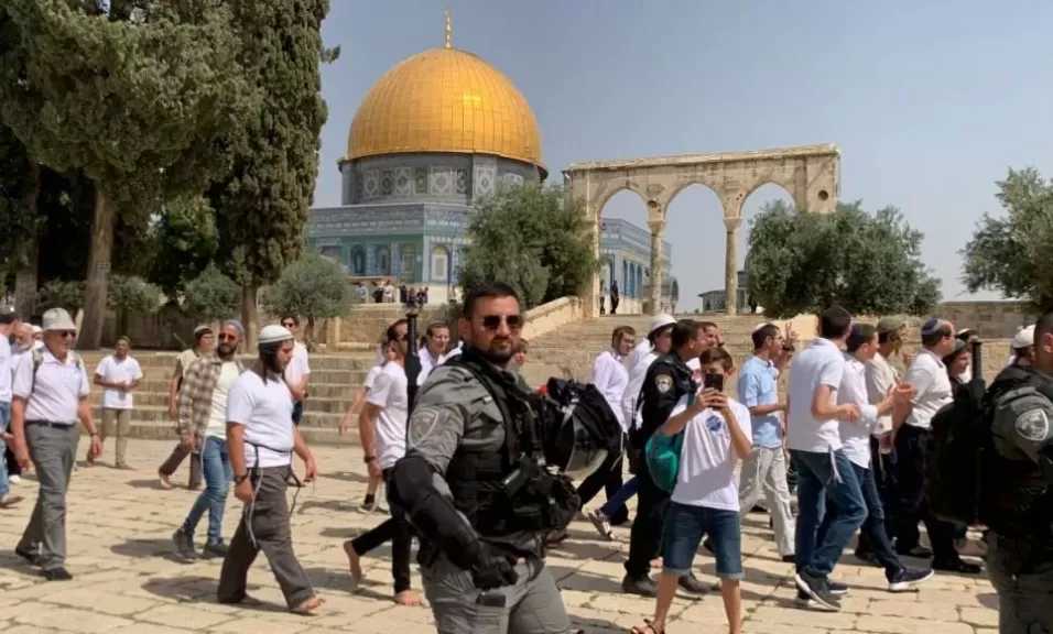 عشرات المستوطنين الإسرائيليين يقتحمون المسجد الأقصى