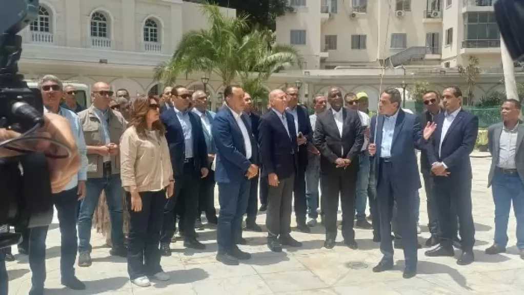 رئيس الوزراء يبدأ تفقد رفع كفاءة الشوارع الرئيسية بوسط البلد في القاهرة