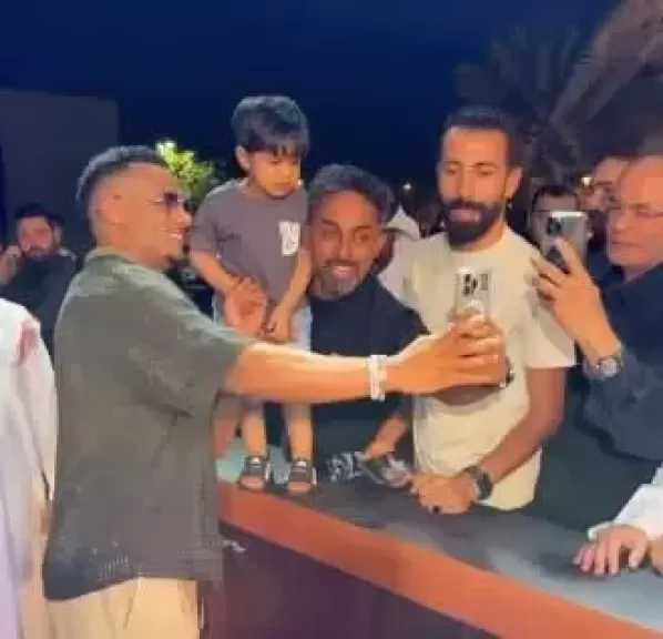 محمد رمضان يحتفل مع الجمهور السعودي في العرض الخاص لفيلم أسد