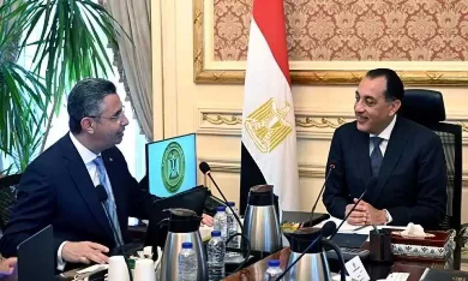 رئيس الوزراء يتابع مع وزير التموين استعدادات استقبال عيد الأضحى