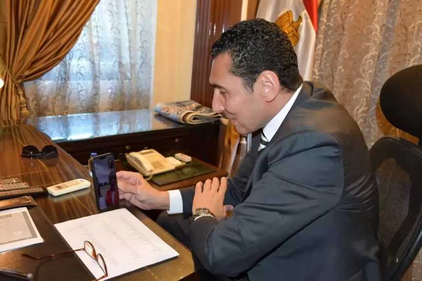 وزير الشباب والرياضة يُجري اتصالاً هاتفياً باللاعبة جنا الجندي بعد تتويجها ببرونزية كأس العالم للخماسي الحديث ببلغاريا