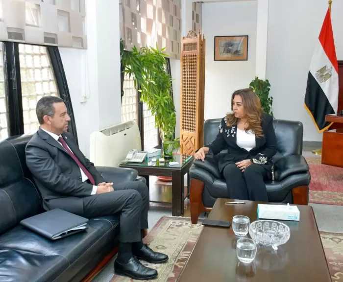 وزيرة التنمية المحلية والبيئة تتابع مع محافظ المنوفية مبادرة ”حياة كريمة” واستعدادات عيد الأضحى وملفات التصالح والتقنين