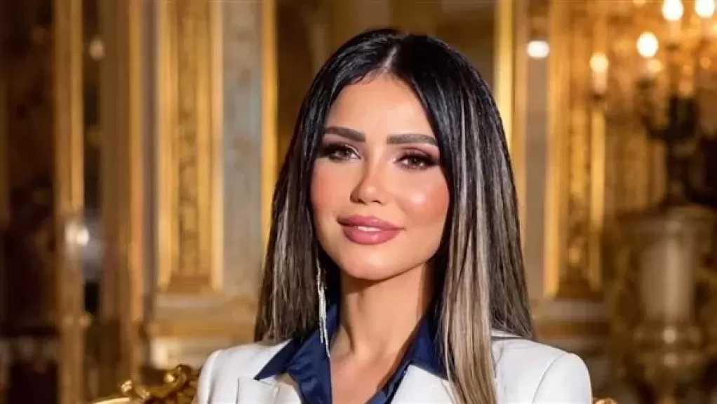 إيناس عز الدين تهنئ عادل إمام بعيد ميلاده وتكشف أسرار كواليس مسرحية ”بودي جارد”