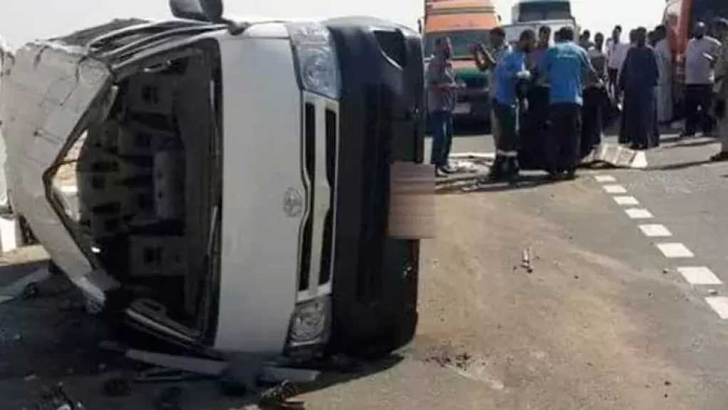 إصابة 12 شخصا في حادث انقلاب ميكروباص بطريق بلبيس الصحراوي بالشرقية