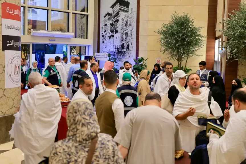 وصول 10 آلاف حاج من حجاج الجمعيات الأهلية إلى مكة المكرمة والمدينة المنورة