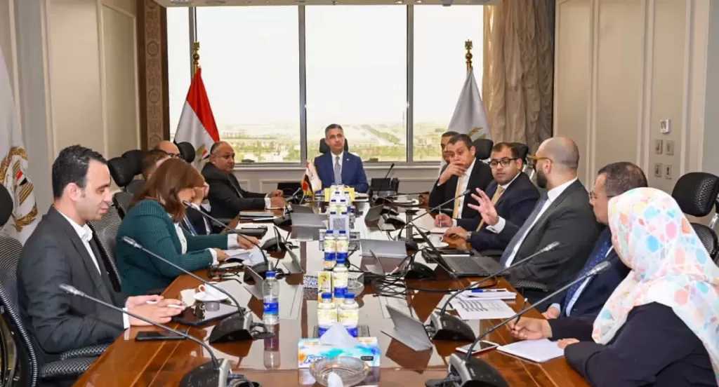 وزير التموين يتابع معدلات تنفيذ كارت الخدمات الحكومية الموحد