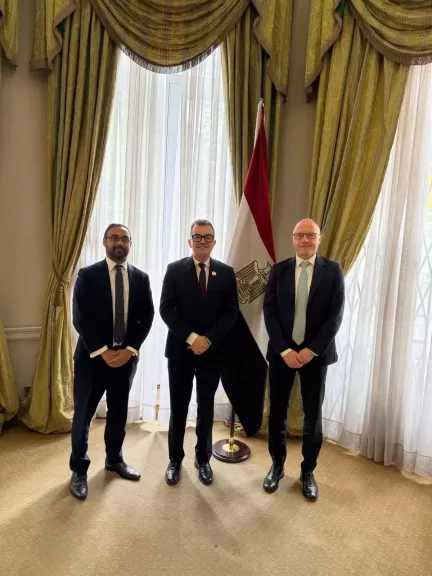 لقاءات مكثفة لوزير التخطيط مع ممثلي البنوك والمؤسسات الدولية والقطاع الخاص خلال مشاركته بمؤتمر أكسفورد لأفريقيا 2026