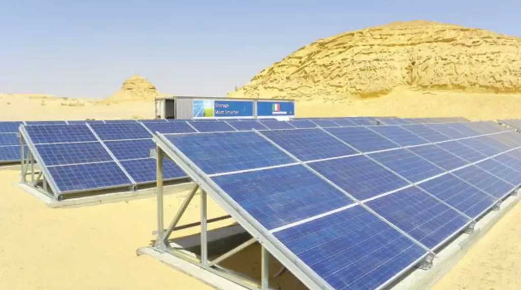 الكهرباء: إعفاء المواطنين من شروط تركيب ألواح الطاقة الشمسية على أسطح المنازل