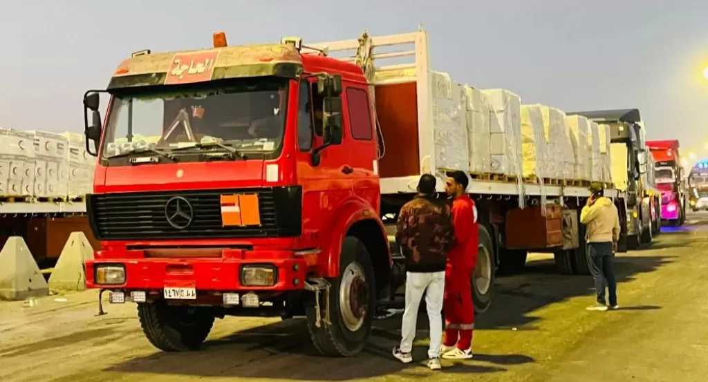 الهلال الأحمر يطلق قافلة زاد العزة الـ199 بحمولة أكثر من 3 آلاف طن من المساعدات الإنسانية الشاملة لدعم الأشقاء الفلسطينيين