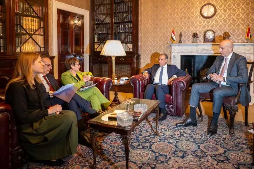 وزير الخارجية يلتقي رئيسة البنك الأوروبي لإعادة الإعمار والتنمية