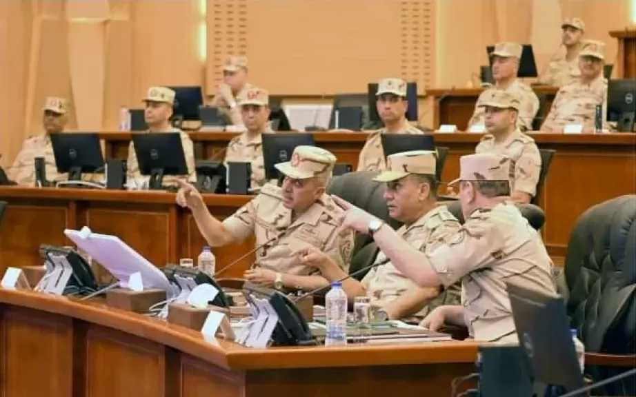 وزير الدفاع يشهد تنفيذ المرحلة الرئيسية لمشروع مراكز القيادة التعبوي ”صمود 4”