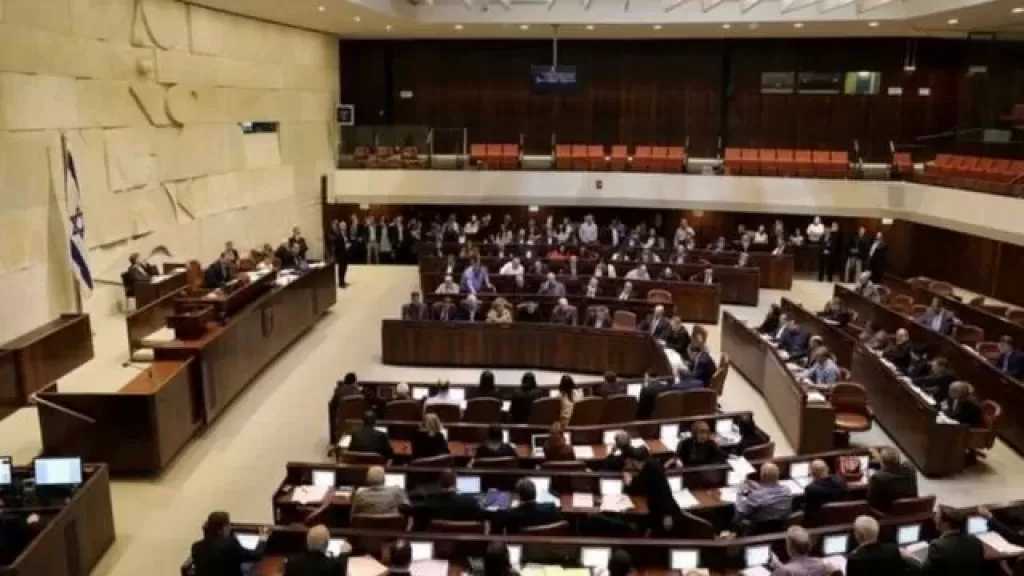 الكنيست الإسرائيلي يصدق بقراءة تمهيدية على مشروع قانون لحل البرلمان
