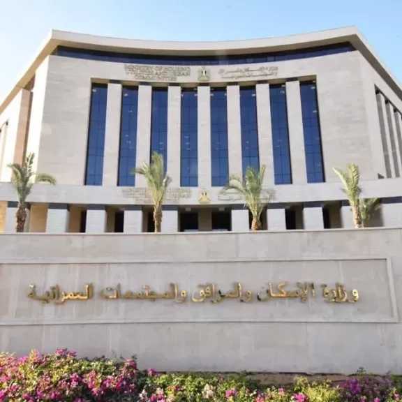 الإسكان تبدأ تسليم أراضي «بيت الوطن للمصريين بالخارج» بقنا الجديدة 8 يونيو