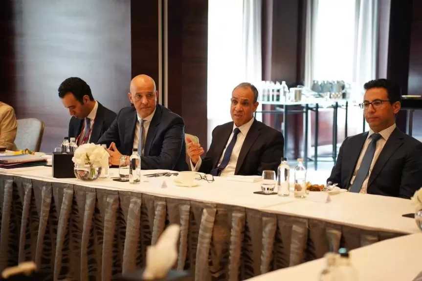 وزير الخارجية يؤكد حرص مصر على جذب الاستثمارات البريطانية