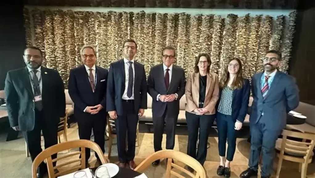 وزير الصحة يبحث مع البنك الدولي تعزيز التعاون في القطاع الصحي