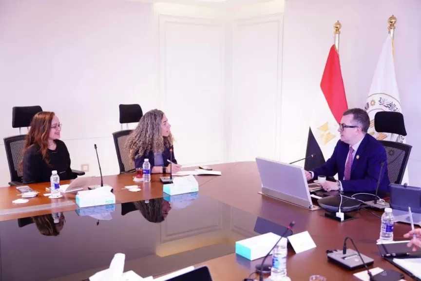 د. أحمد رستم: حريصون على بناء شراكات فاعلة لتحقيق مستهدفات ”رؤية مصر 2030”.