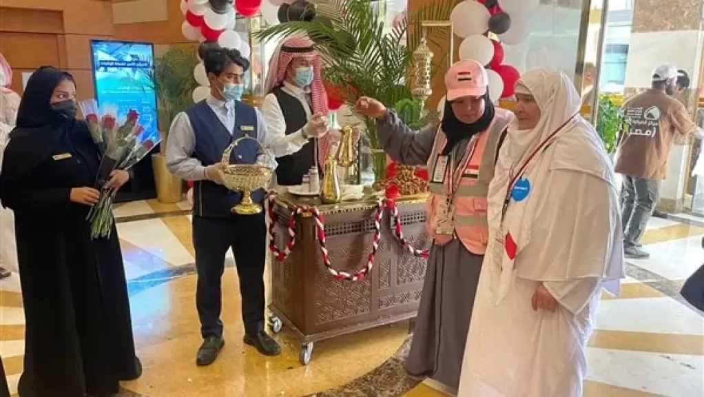 وزير الداخلية يكلف البعثة الرسمية بتقديم جميع الخدمات وتلبية مطالب أسر الشهداء