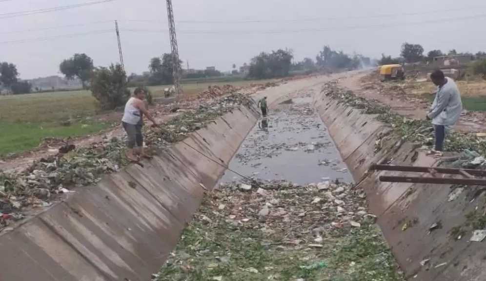 تطهير ترعة حفيظ بحر الحجر بالإبراهيمية للحفاظ على البيئة والصحة العامة