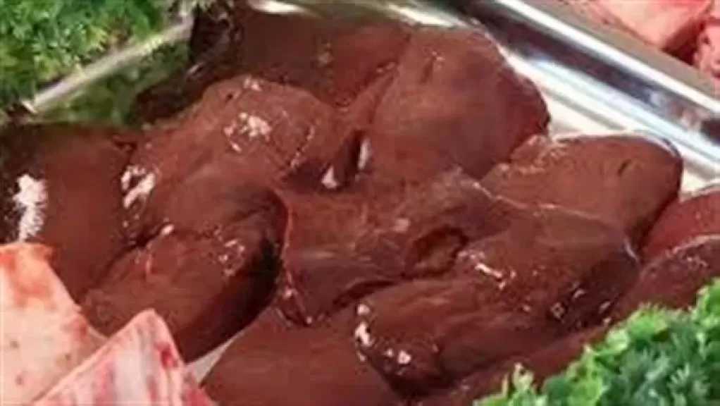 هل يجوز تناول الكبدة والعكاوي ساخنة فور ذبح الأضحية؟.. عبد المنعم خليل يُجيب