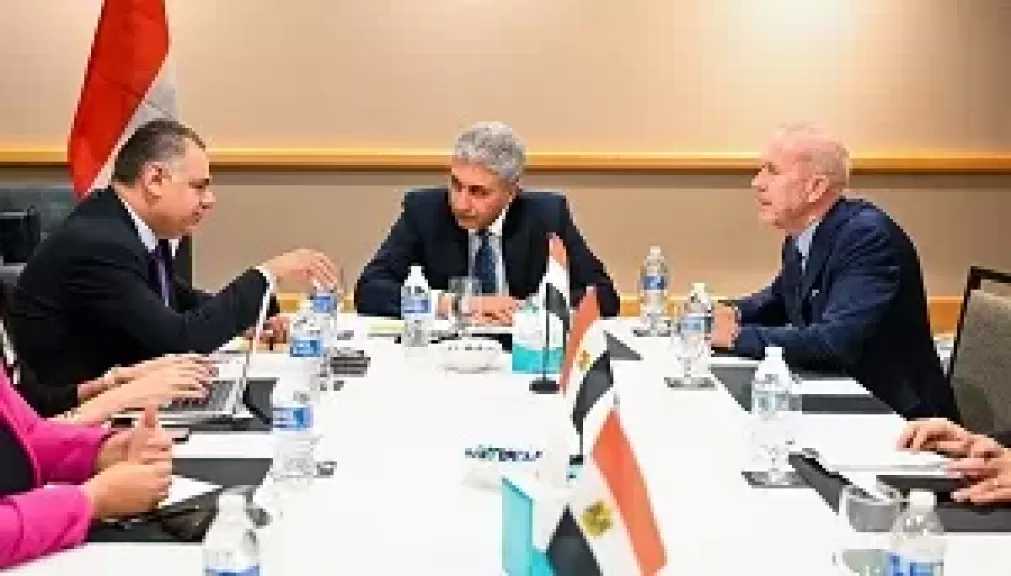 وزير السياحة والآثار يبحث مع الرئيس التنفيذي لاتحاد منظمي الرحلات الأمريكي إمكانية استضافة مصر للمؤتمر السنوي للاتحاد