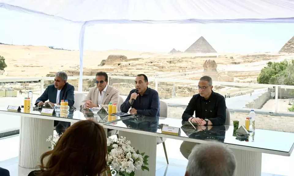 مدبولي: الحكومة قررت أخذ قرار بتطوير منطقة نزلة السمان بمشاركة أهالي المنطقة لتكون ”منطقة حضارية”