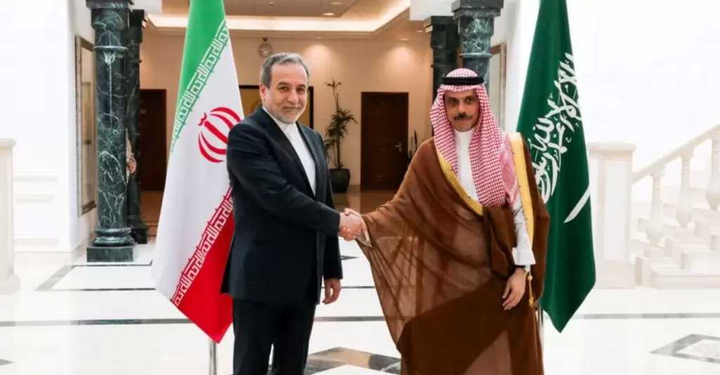 الخارجية الإيرانية: عراقجي أطلع نظيره السعودي على التطورات الدبلوماسية لمنع التصعيد وإنهاء الحرب