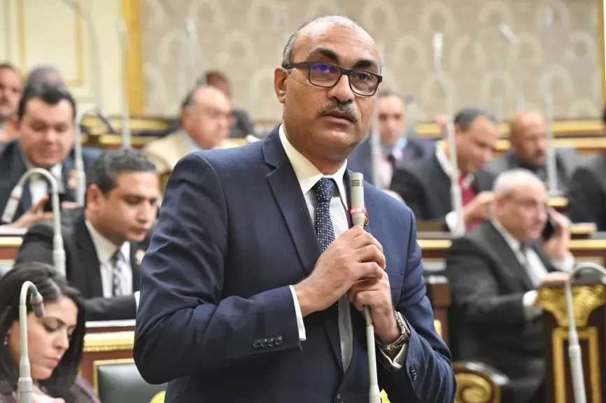 إيهاب منصور يطالب بوقف قرار العدادات الكودية: يمس حياة ملايين المواطنين بشكل مباشر
