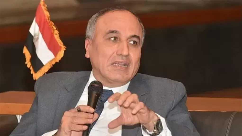 عبد المحسن سلامة: ترك الأطفال فريسة للإنترنت المفتوح دون غطاء قانوني يدمر الأجيال الناشئة