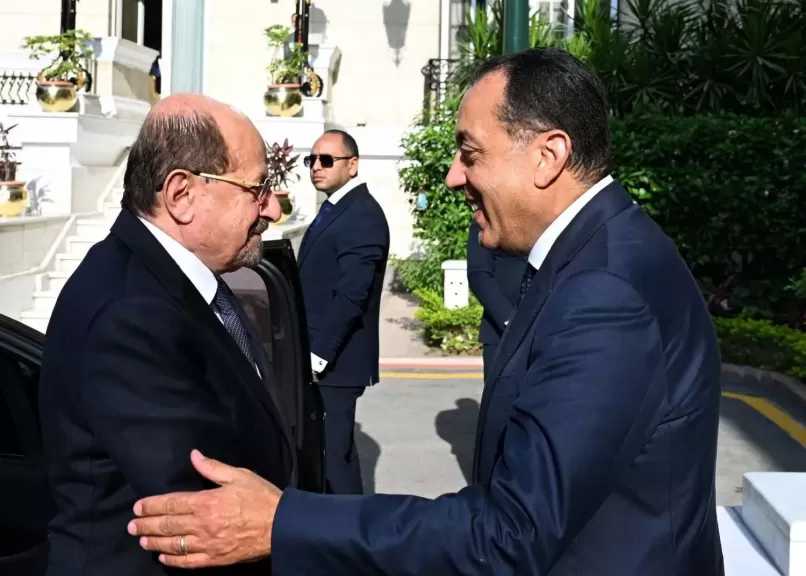 رئيس الوزراء يلتقي نظيره اليمني