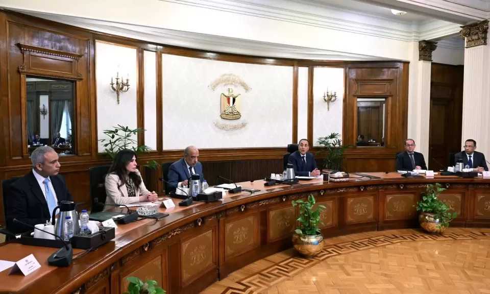 رئيس الوزراء يستعرض خطوات إعداد استراتيجية وطنية لتنظيم إنشاء مراكز البيانات