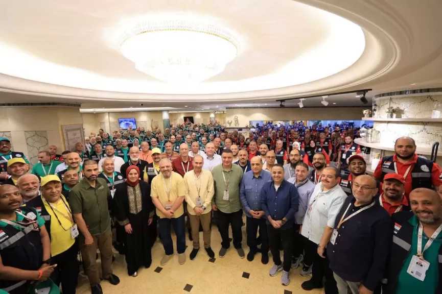 رئيس بعثة حج الجمعيات الأهلية يلتقي بالمشرفين قبل تنفيذ خطة التصعيد إلى عرفات