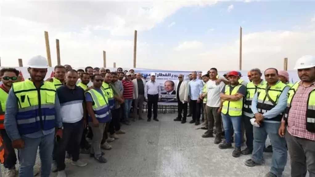 وزير النقل يتفقد مشروع القطار الكهربائي السريع على مدار يومين