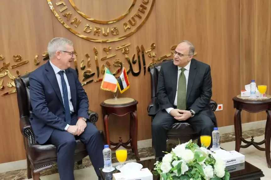 رئيس هيئة الدواء يستقبل سفير أيرلندا بالقاهرة لبحث تعزيز التعاون والاستثمار الدوائي المشترك