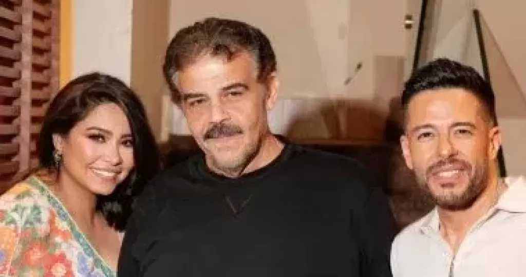 شيرين عبد الوهاب فى أول ظهور لها بصحبة مدير أعمالها ومحمد حماقى