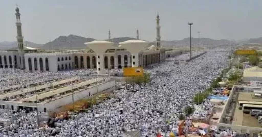 بعثة الحج تؤكد: حجاجنا بخير فوق صعيد عرفات