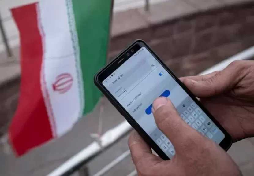 إيران تعيد فتح الإنترنت الدولي بعد انقطاع طويل