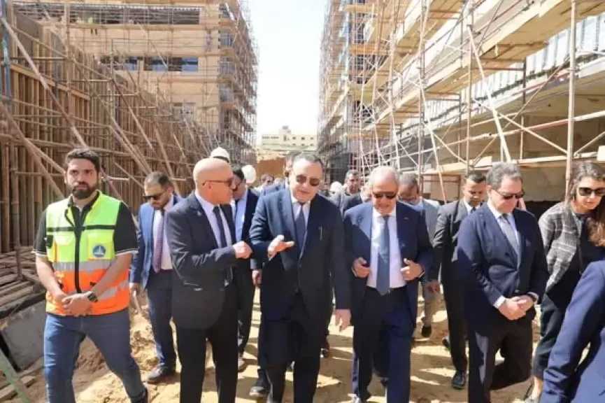 وزير التعليم العالي يتابع مستجدات تنفيذ الحرم الجديد للجامعة الأهلية الفرنسية بالشروق