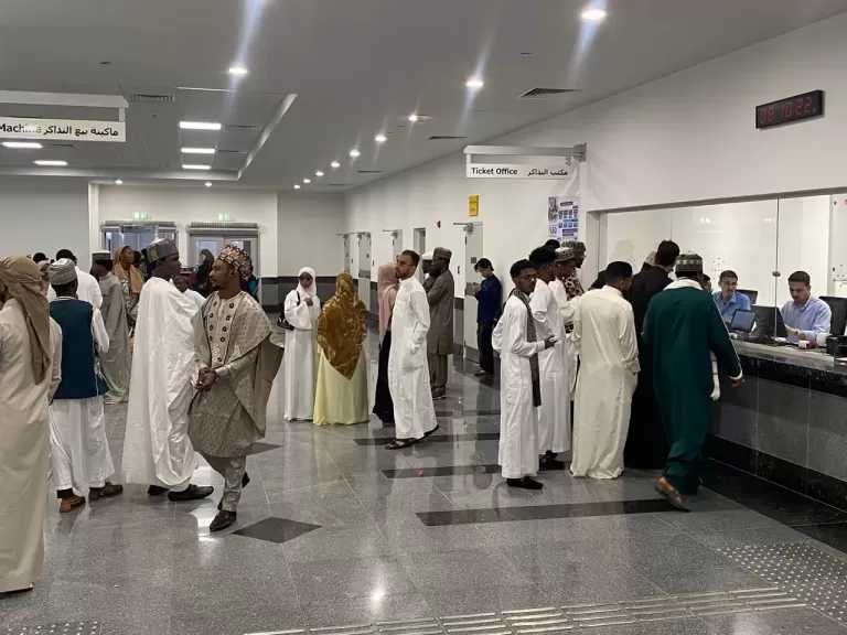 إقبال جماهيري كبير على مونوريل شرق النيل في أول أيام عيد الأضحى للتوجه إلى العاصمة الجديدة