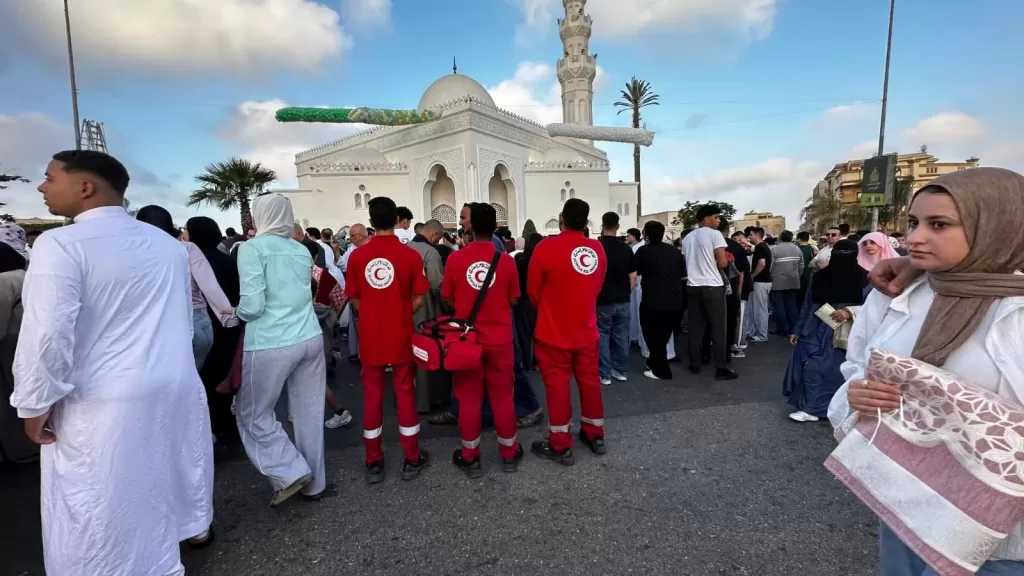 الهلال الأحمر المصري يشارك في تأمين احتفالات عيد الأضحى المبارك.. صور