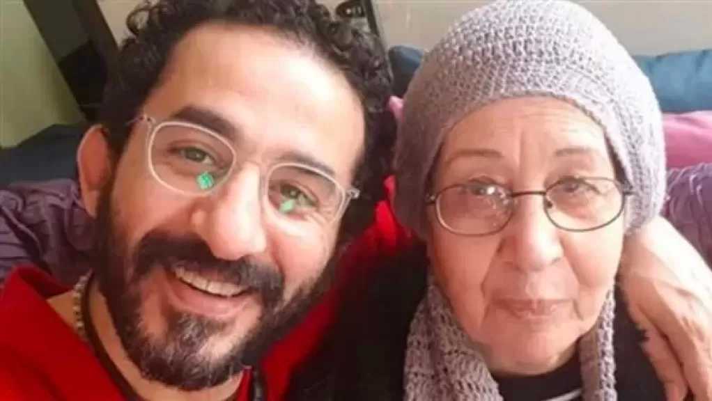 وفاة والدة أحمد حلمي وتشييع الجثمان من مسجد ناصر عقب صلاة الجمعة