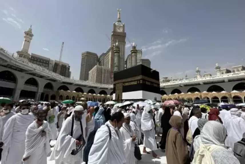 آلاف الحجاج يغادرون مكة بعد استكمال المناسك
