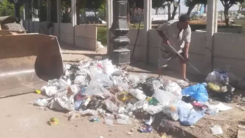 خلال إجازة عيد الأضحى.. رفع 130طن مخلفات بشوارع وقرى مركز قنا