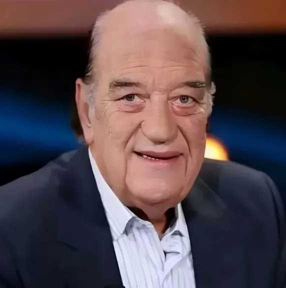 في ذكرى رحيله.. حسن حسني الجوكر الذي صنع البهجة ودعم أجيال من النجوم