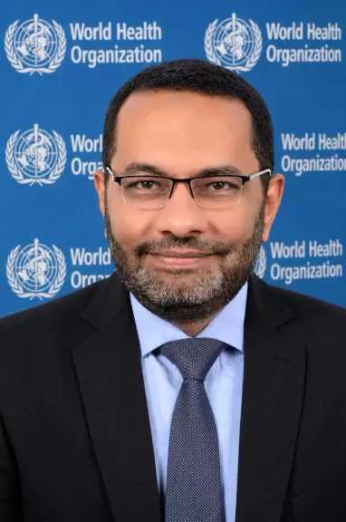 وزير الصحة يهنئ الدكتور محمد حساني باختياره عضواً بالمجموعة الاستشارية الاستراتيجية والتقنية لمنظمة الصحة العالمية
