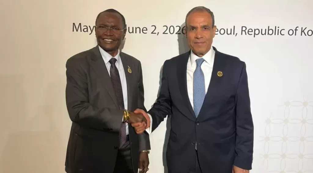 وزير الخارجية يلتقي نظيره الجنوب سوداني على هامش الاجتماع الوزاري الكوري الإفريقي