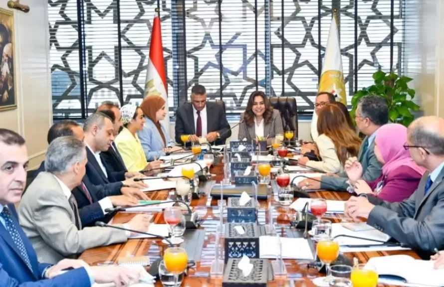 عوض تترأس الاجتماع الثاني للجنة تسيير أعمال مشروع جرين شرم لمتابعة تحويل شرم الشيخ إلى مدينة خضراء