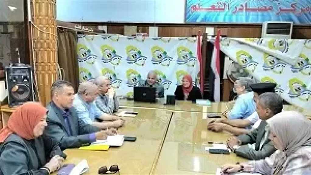 وكيل تعليم الفيوم يتابع سير الامتحانات العملية للدبلومات الفنية من غرفة العمليات الرئيسية