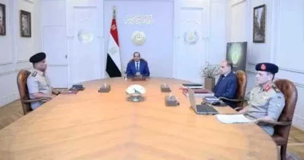 الرئيس السيسى يعقد اجتماعا لمناقشة الملفات والموضوعات المتعلقة بأنشطة القوات المسلحة