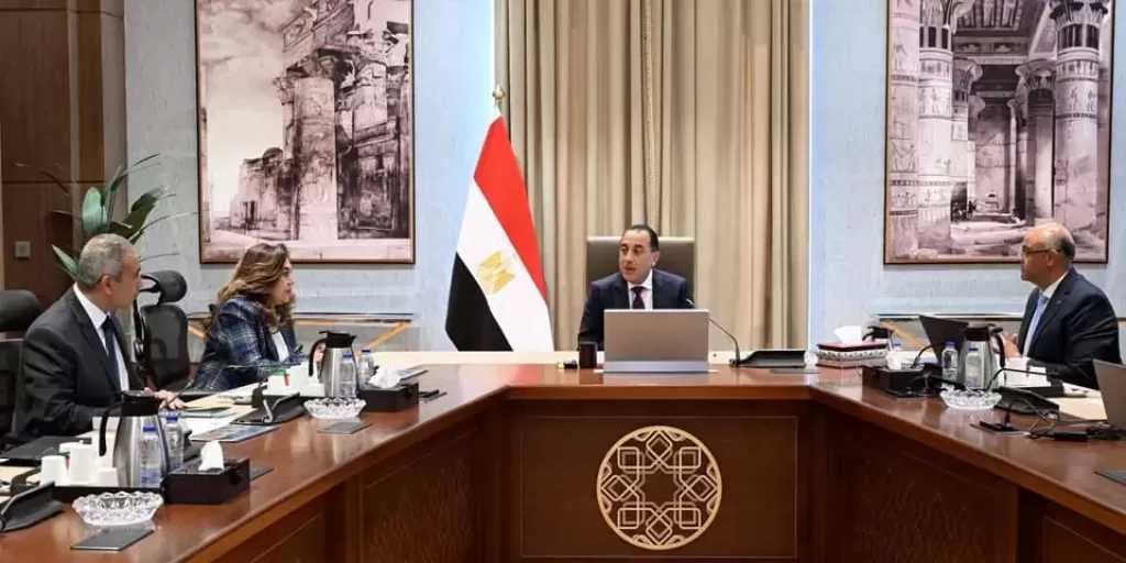 رئيس الوزراء يتابع موقف تنفيذ المشروعات التنموية والخدمية بمحافظة الإسكندرية