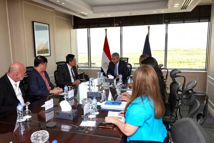 وزير السياحة: مناقشة تنظيم سلسلة من المعارض الأثرية المصرية المؤقتة في عدد من المدن الأوروبية والأمريكية والآسيوية